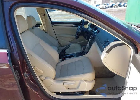 2014 Volkswagen Passat 1.8T Se z USA, uszkodzony, nr VIN 1VWBT7A39EC060007